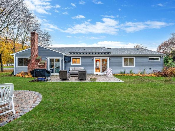 1 Fuller Drive, Ridge NY 11961