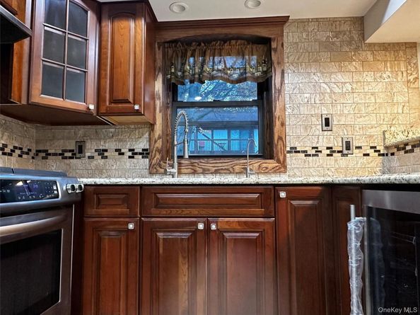 128 Bailey Court 128, Middle Island NY 11953