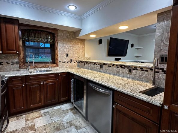 128 Bailey Court 128, Middle Island NY 11953