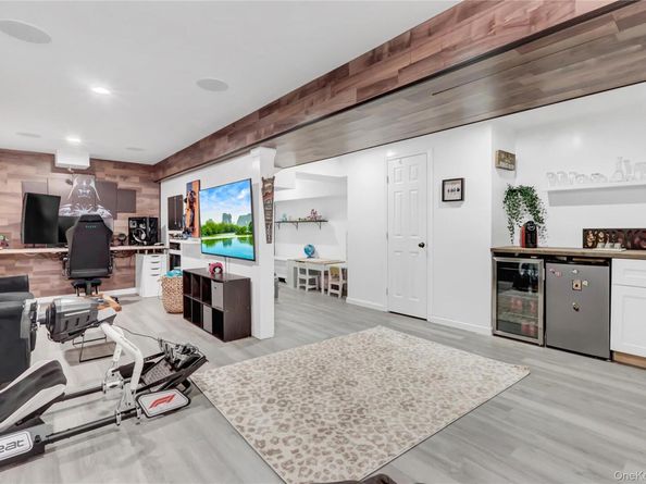 132 Soundview Drive, Rocky Point NY 11778