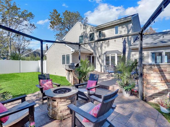 132 Soundview Drive, Rocky Point NY 11778