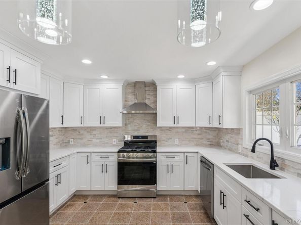 244 water Lane S, Wantagh NY 11793