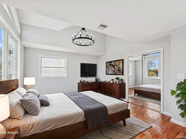 244 water Lane S, Wantagh NY 11793