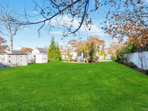 14 Weichers Street, Ronkonkoma NY 11779