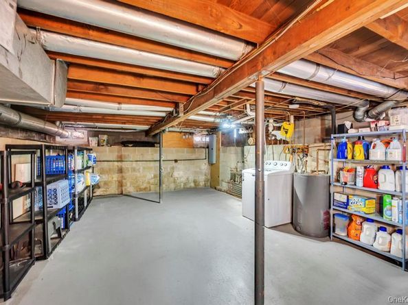 14 Weichers Street, Ronkonkoma NY 11779