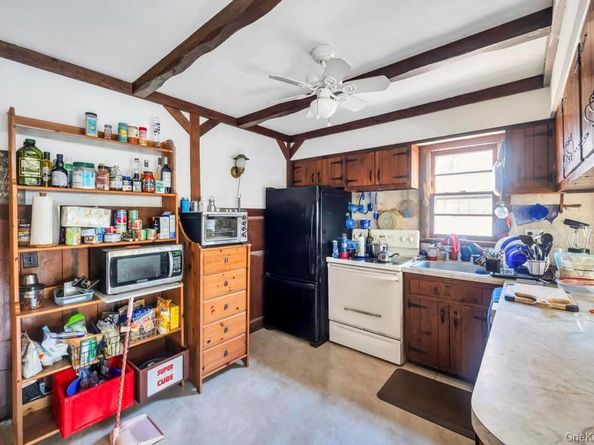 14 Weichers Street, Ronkonkoma NY 11779