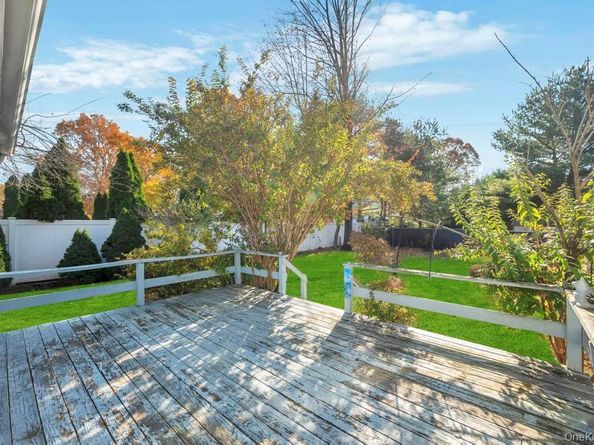 14 Weichers Street, Ronkonkoma NY 11779