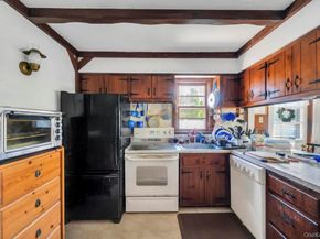 14 Weichers Street, Ronkonkoma NY 11779