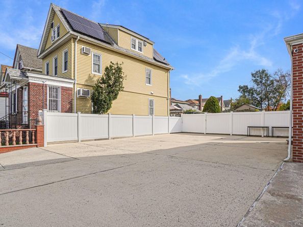 94-07 212th Street, Queens Village NY 11428