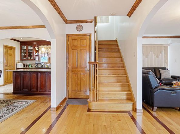 94-07 212th Street, Queens Village NY 11428