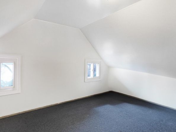 94-07 212th Street, Queens Village NY 11428