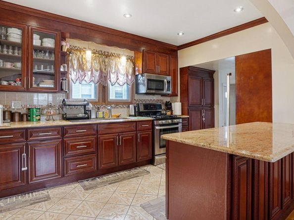 94-07 212th Street, Queens Village NY 11428