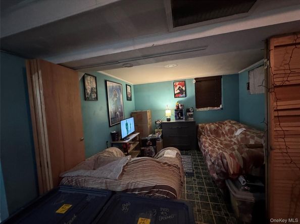 915 E 222nd Street, Bronx NY 10469