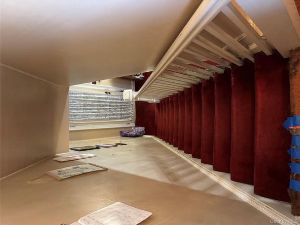 915 E 222nd Street, Bronx NY 10469