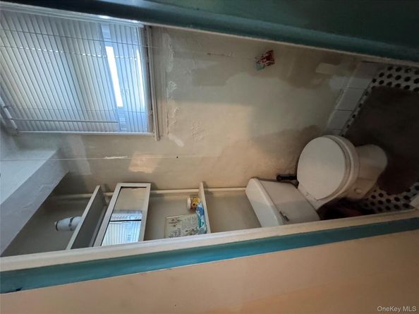 915 E 222nd Street, Bronx NY 10469