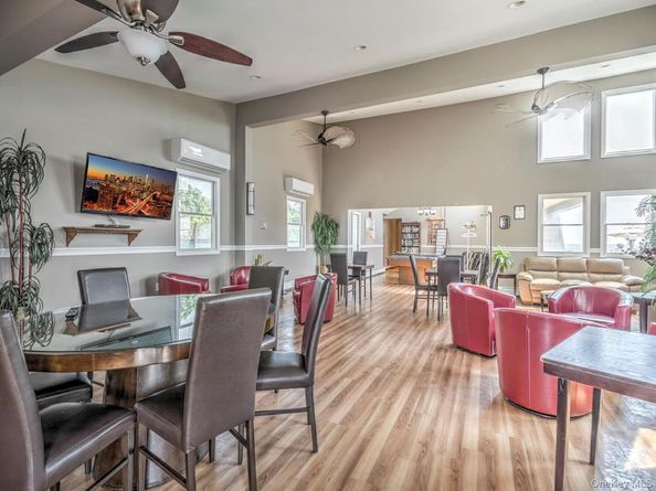 313 Mariners Way, Copiague NY 11726