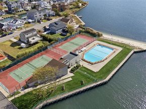 313 Mariners Way, Copiague NY 11726