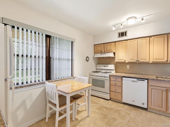 313 Mariners Way, Copiague NY 11726