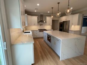 7 Greenway Circle, Syosset NY 11791