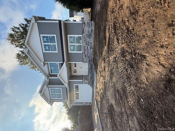 7 Greenway Circle, Syosset NY 11791