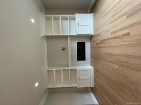 7 Greenway Circle, Syosset NY 11791