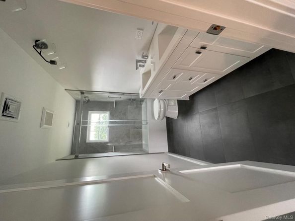 7 Greenway Circle, Syosset NY 11791