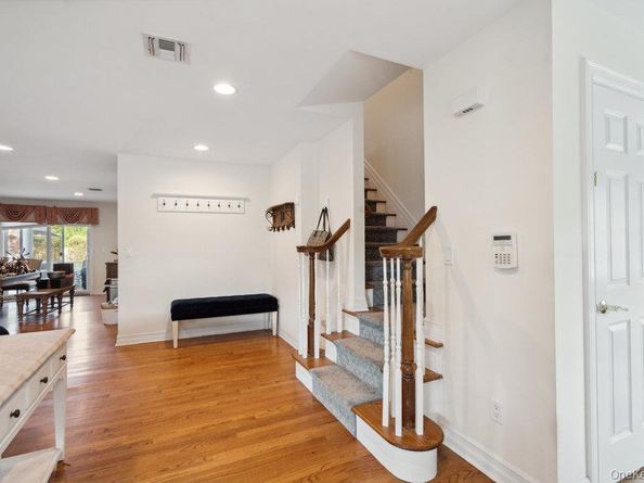 47 Syosset Circle, Syosset NY 11791