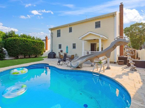 47 Syosset Circle, Syosset NY 11791