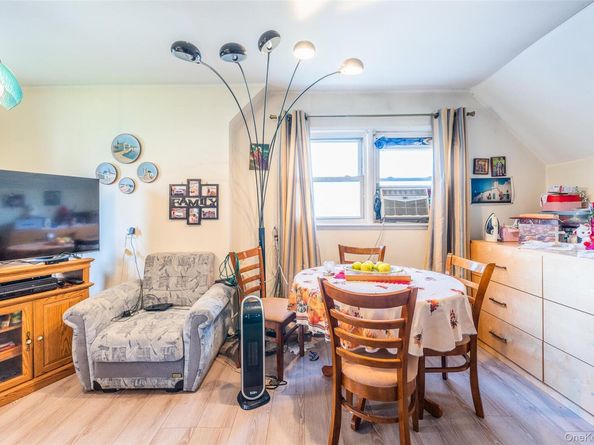 76-04 167 Street, Fresh Meadows NY 11366