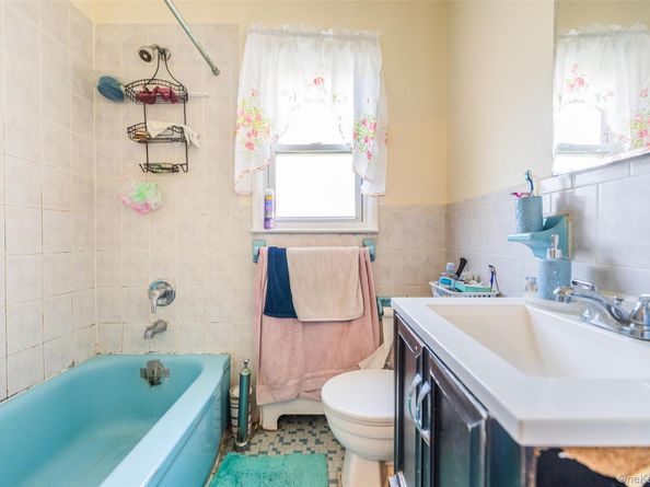 76-04 167 Street, Fresh Meadows NY 11366