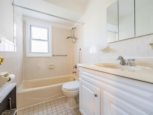 76-04 167 Street, Fresh Meadows NY 11366