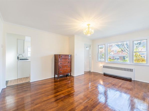 76-04 167 Street, Fresh Meadows NY 11366