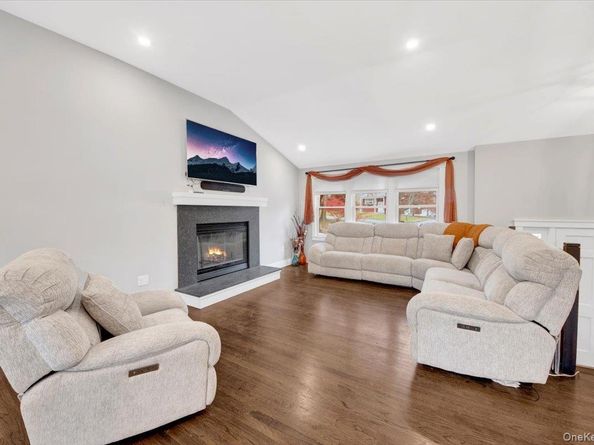 157 Phyllis Court, Yorktown Heights NY 10598