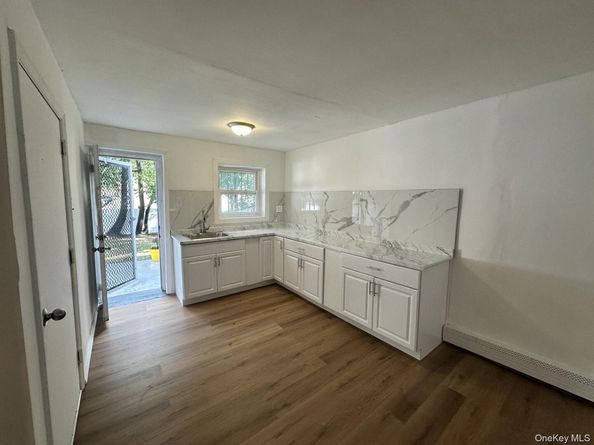 1045 E 228th Street, Bronx NY 10466