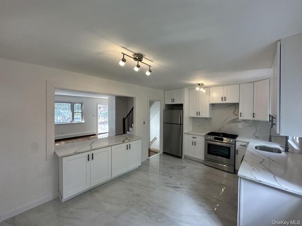 1045 E 228th Street, Bronx NY 10466