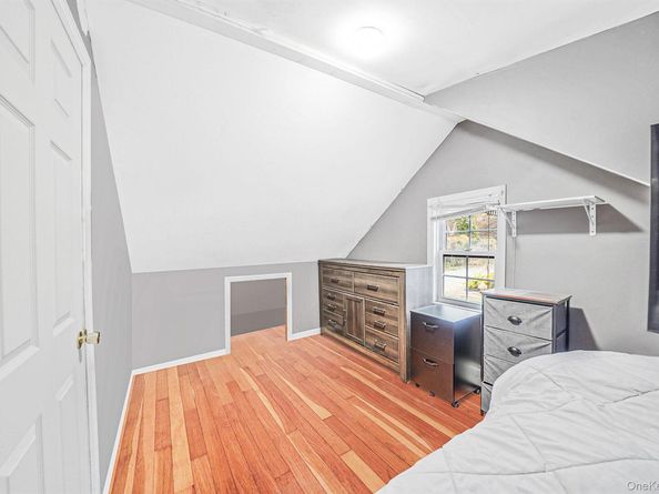 302 Auborn Avenue, Shirley NY 11967