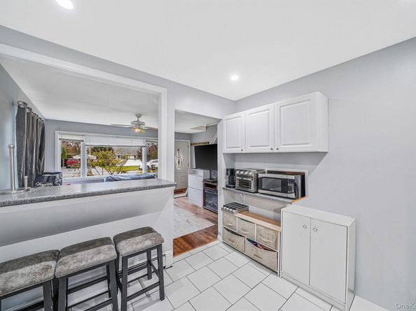 302 Auborn Avenue, Shirley NY 11967