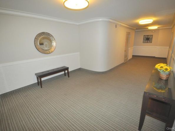 235 Garth Road D5E, Scarsdale NY 10583