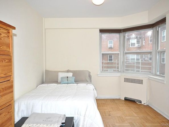 235 Garth Road D5E, Scarsdale NY 10583