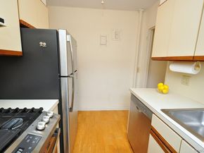 235 Garth Road D5E, Scarsdale NY 10583