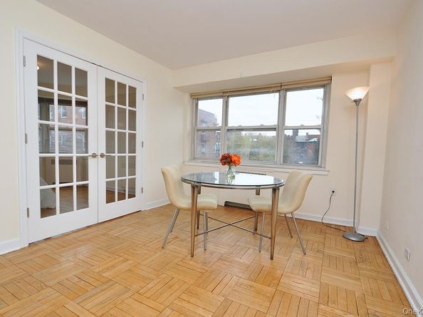 235 Garth Road D5E, Scarsdale NY 10583