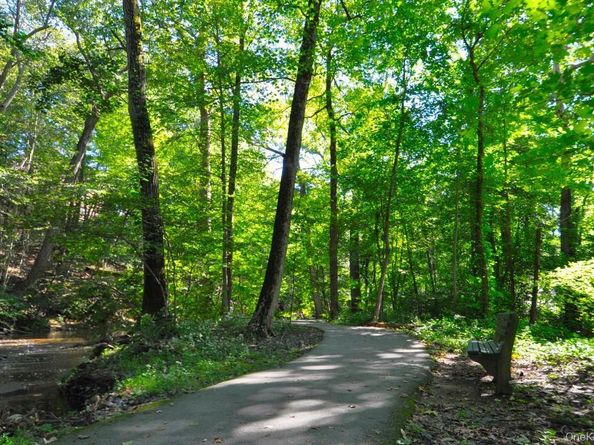 235 Garth Road D5E, Scarsdale NY 10583