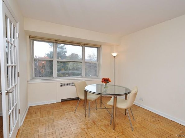 235 Garth Road D5E, Scarsdale NY 10583