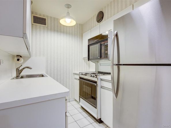 66-36 Yellowstone Boulevard 4A, Forest Hills NY 11375