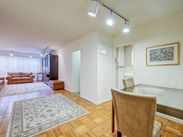 66-36 Yellowstone Boulevard 4A, Forest Hills NY 11375