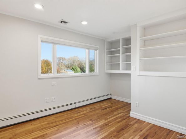 6 Vingut Lane, Setauket NY 11733