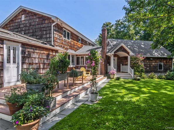 6 Vingut Lane, Setauket NY 11733