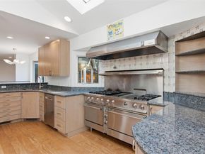 6 Vingut Lane, Setauket NY 11733