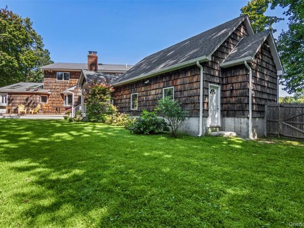 6 Vingut Lane, Setauket NY 11733