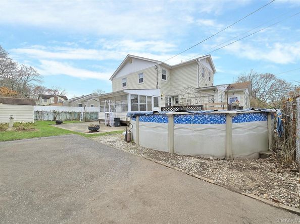 1 Jamar Lane, Ronkonkoma NY 11779